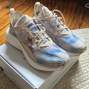 APL Women’s Streamline Sneakers Size 8